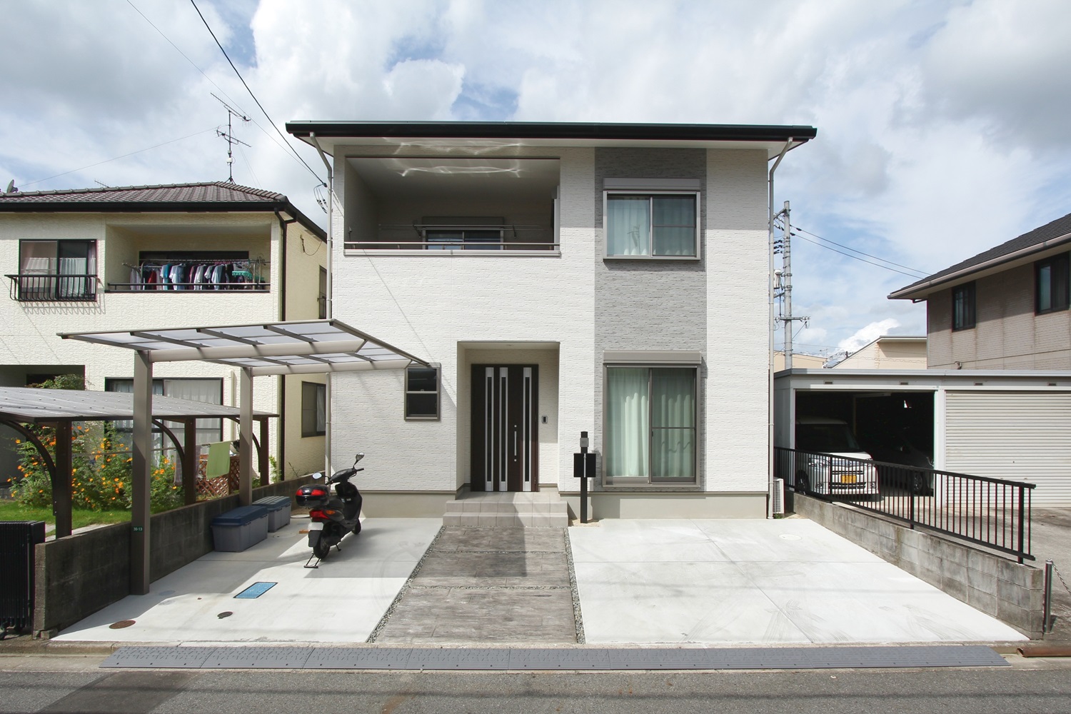 直線を活かした外構デザイン